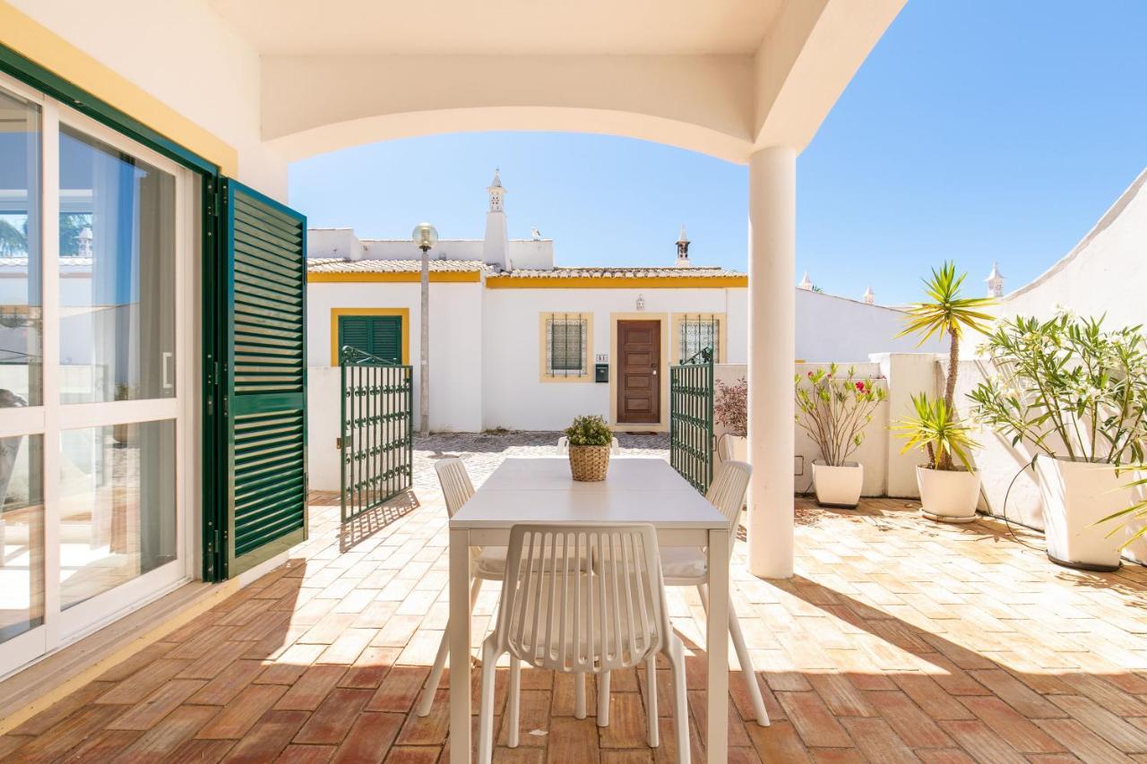 Cozy And Sunny Villa Just Some Steps From The Sea Luz Exterior foto